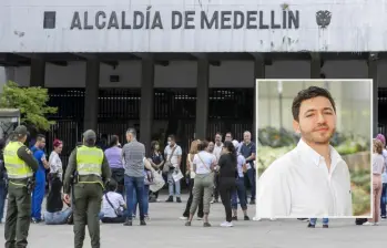 Imagen de referencia de la Alcaldía de Medellín. Adelante, el funcionario Sebastián Gómez. Foto: EL COLOMBIANO