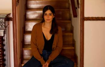 Las historias se escriben todos los días y Lorena les da forma con su relato ágil y creativo. FOTO: cortesía