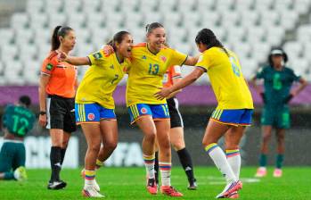 Colombia celebra la clasificación a la semifinal del Mundial de Polonia, tras vencer 1-0 a Nigeria, con tando de Valerín Loboa. FOTO GETTY 