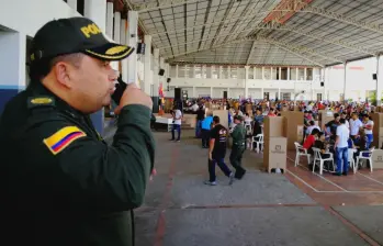 Más de la mitad de los puestos de votación en Colombia y el 90% de las mesas contarán con presencia policial este domingo 31 de mayo, según el director de la institución, general William Rincón. FOTO: Colprensa