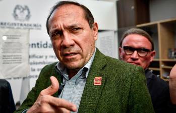 El ministro Antonio Sanguino planteó que miles de trabajadores acudan a tutelas para reclamar el traslado de sus ahorros pensionales. FOTO COLPRENSA.