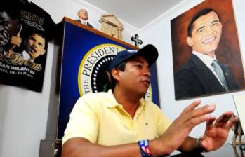 Silvio José Carrasquilla, hoy magistrado del CNE, tenía una oficina en su casa con símbolos alusivos a Barack Obama. Foto: Captura de video.