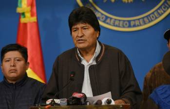 El vehículo que transportaba a Evo Morales sufrió 14 disparos. Foto: Europapress