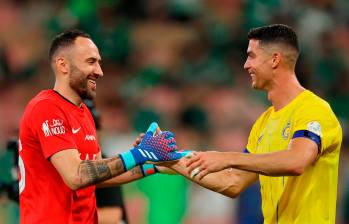 David Ospina y Cristiano Ronaldo, juntos en la plantilla del Al Nassr. FOTO: AFP