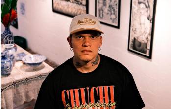 El artista creció en el barrio Santa Cruz. Antes de dedicarse al tatuaje, fue delineante de arquitectura. FOTO cortesía @lopvisual.