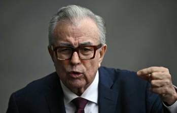 Pese a la investigación de la Fiscalía mexicana y la orden de arresto en EE. UU., el gobernador volvió a su cargo. Morena y el Gobierno Federal se marcaron distancia inmediata de su decisión. FOTO: AFP