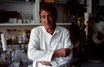 Étienne-Émile Baulieu, inventor de la píldora abortiva, murió a los 98 años. FOTO: Getty