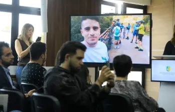 La Gobernación de Antioquia presentó las Becas de Periodismo Mateo Pérez Rueda, un programa que financiará la formación de 16 jóvenes de municipios PDET y ZOMAC, quienes además realizarán prácticas en EL COLOMBIANO y Teleantioquia. FOTO: Julio César Herrera.