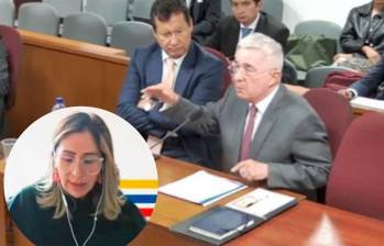 Álvaro Uribe en el juicio en su contra por soborno a testigos. Foto: captura de pantalla