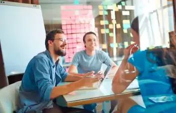 S&A, con más de 46 años de experiencia en gestión de talento humano, ofrece vacantes en distintos sectores a nivel nacional. FOTO: GETTY