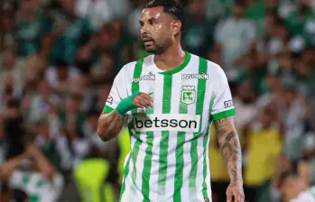 El 10 y capitán de Atlético Nacional fue suplente e ingresó en el segundo tiempo, donde aportó una asistencia a Morelos para poner el marcador final 3-3 ante el DIM. FOTO: Manuel Saldarriaga