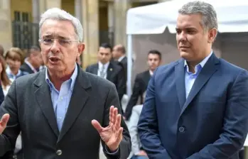 Uribe fue condenado este viernes a 12 años de prisión domiciliaria, tras ser declarado culpable de soborno en actuación penal y de fraude procesal. FOTO: Getty