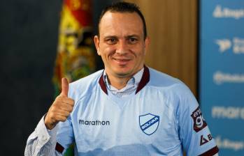 Un mes después de desvincularse de Independiente Medellín, Alejandro Restrepo fue oficializado como el nuevo director técnico del club Bolívar de La Paz, en Bolivia. FOTO: Tomada de redes sociales @Bolivar_Oficial