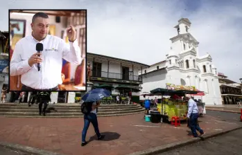 Adelante, el alcalde Gildardo Hurtado Alzate, atrás fachada del parque de Marinilla. Foto: Julio César Herrera Echeverri e imagen tomada de redes.