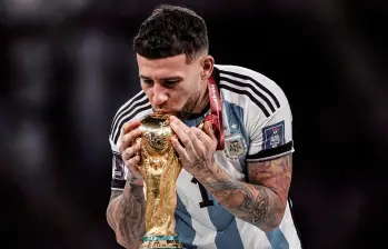 Nicolás Otamendi y el título más importanque que ganó con Argentina: el Mundial de Catar 2022. FOTO: X Notamendi30