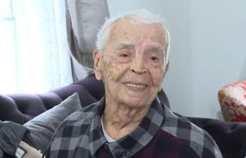 El señor Luis de Jesús Cano Vásquez en su casa en Estados Unidos. FOTO: Captura de imagen del canal de YouTube de Telemundo 47