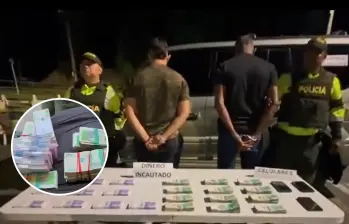 Además del dinero, en el operativo fueron incautados tres equipos de comunicación y el vehículo en el que se movilizaban los capturados. Foto: Policía Nacional del Valle