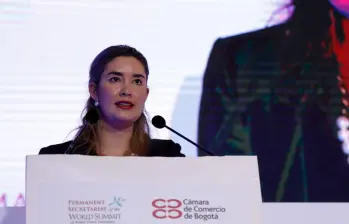 Ángela Anzola, presidenta ejecutiva de Fundación PLAN, advirtió sobre el riesgo de que se hunda el proyecto de ley que busca prohibir la mutilación genital femenina en Colombia y pidió al Congreso priorizar su discusión. FOTO: Colprensa. 