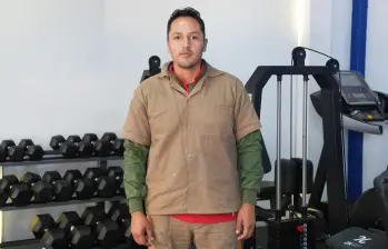 Los presos de Pasto participan en actividades con impacto social como el mejoramiento de infraestructura pública en la ciudad, pintura de parques y demarcación vial. FOTO: Colprensa / MinJusticia