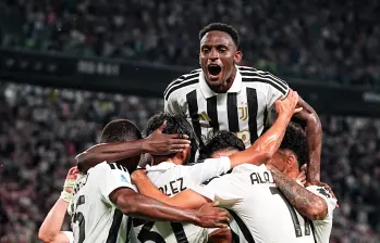 Jhon Lucumí celebrando el primer gol de Juventus ante Parma. FOTO: X Lega Serie A