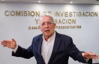 De acuerdo con el oficio enviado a la Fiscalía, todos los miembros de la Comisión de Acusación habrían estado de acuerdo con que se solicite el expediente contra Álvaro Uribe. FOTO Juan Antonio Sánchez y EL COLOMBIANO