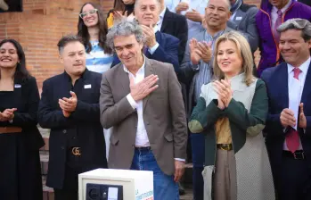 El candidato presidencial radicó el comité “promotor del referendo para cuidar la Constitución del 91” en la Registraduría Nacional. Foto: Redes sociales @sergio_fajardo