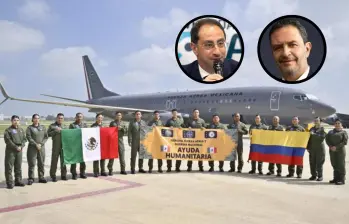 Avión que transportaba ayuda humanitaria a Colombia, antes de despegar de la Ciudad de México ayer. En los círculos, el vicepresidente José Manuel Restrepo y el canciller Omar Bula. FOTO AFP / Camilo Suárez / Cortesía.