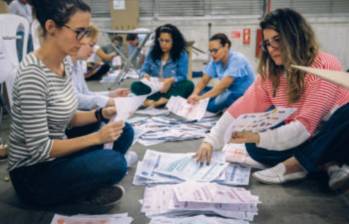 Habrá varios anillos de seguridad para garantizar que se refleje el voto tal y como el ciudadano lo depositó en la urna. FOTO CAMILO SUÁREZ