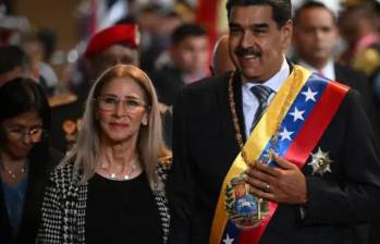 Cilia Flores, esposa de Nicolás Maduro, permanece detenida en una prisión federal de Brooklyn, Nueva York, mientras enfrenta problemas cardíacos que, según sus abogados, requieren una exploración coronaria y una intervención. Foto: AFP