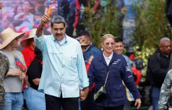 Cilia Flores, quien es 10 años mayor que Nicolás Maduro, ha estado con él durante 30 años y fue uno de los apoyos de Hugo Chávez en la Asamblea Nacional. Foto: Xinhua