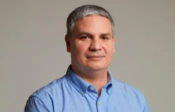 La colectividad descartó fichajes externos y apostó por un liderazgo con experiencia, mientras Lemos llamó a enfrentar la polarización, la crisis institucional y el deterioro de la seguridad. FOTO: CORTESÍA LA U