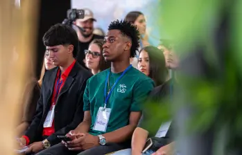 Primera cohorte del programa Referentes de la Alcaldía de Medellín. FOTO: CORTESÍA ALCALDÍA