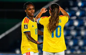 Leicy Santos y Linda Caicedo son dos de las figuras de la selección Colombia femenina. FOTO: X FCFSeleccioncol