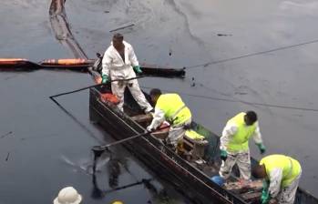 Emergencia ambiental en Ecuador por derrame de barriles crudos de petróleo. FOTO: captura de video