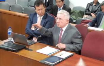 El expresidente Álvaro Uribe en juicio por soborno a testigos. FOTO: Captura de video