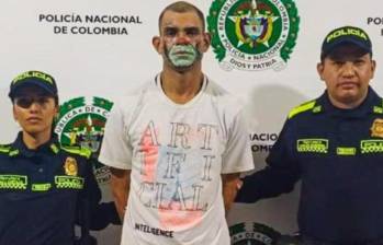 Alias, el Wasson, fue capturado por la policía luego de subirse a un bus de servicio público en el cual pretendía escapar. FOTO: POLICÍA METROPOLITANA DE IBAGUÉ