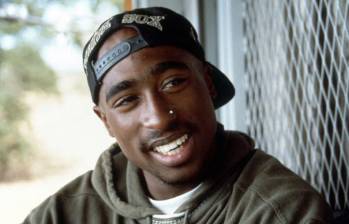El libro que ayudó a resolver el asesinato de Tupac Shakur 30 años después. FOTO: AFP