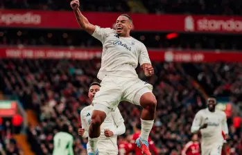 El futbolista brasileño Murillo Santiago Costa dos Santos anotó el primer gol de Forest en la victoria sobre Liverpool. Foto: tomada del x de @NFFC