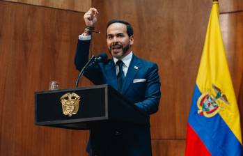 El presidente Abelardo de la Espriella ha emitido circulares y directivas que apuntan a poner límite a contratos por prestación de servicios. FOTO Presidencia