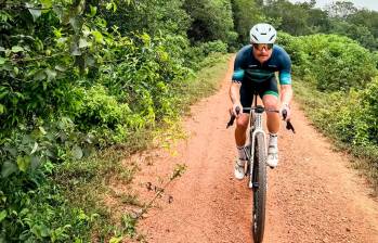 El piloto de Fórmula 1 Valterri Bottas ha mostrado en redes sociales su gusto por competir en bicicletas con llantas para gravel. Foto: tomada del Instagram de Valtteri Bottas
