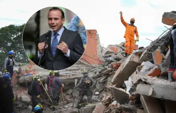 Alejandro Eder confirmó que tras una depuración en las listas, faltan 9 personas por hallar bajo los escombros. Fotos: Getty Images y Colprensa