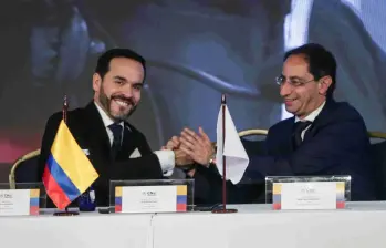 El coordinador a cargo del empalme es el vicepresidente electo (der.), José Manuel Restrepo. FOTO: Colprensa