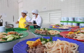 Diferentes platos de comida entregados por el PAE. FOTO: COLPRENSA