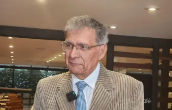 Camilo González Posso cuestionó que el presidente haya decidido reactivar los bombardeos en campamentos donde hay menores de edad, justo en la recta final de su mandato. Foto: Colprensa