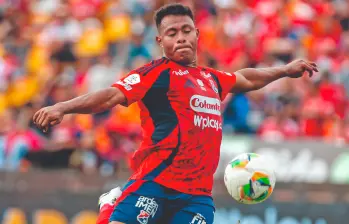 El cordobés Léider Berrío anotó doblete en el partido contra Deportes Tolima, el último que el cuadro rojo jugó por Liga. FOTO Juan Antonio Sánchez 