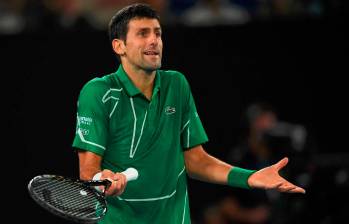 Los polémicos gestos de Djokovic ante el hostigamiento del público italiano en la derrota frente a Sinner 
