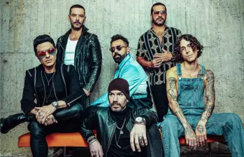 Bako, vocalista de la banda, habló con EL COLOMBIANO sobre el concierto en Medellín y el giro emocional y colaborativo de su último disco. FOTO cortesía