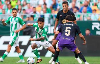 El “Cucho” Hernández contra el mejor jugador joven del Mundial 2026, Pau Cubarsí. FOTO: Instagram cuchohernandez