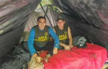 Miguel Ayala y su mánager Nicolás Pantoja en libertad. FOTO: Ministerio de Defensa