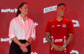 En medio de una rueda de prensa este viernes, la presidenta de América de Cali, cuestionó las declaraciones del exfutbolista del equipo tras irse a River Plate. FOTO: América de Cali
